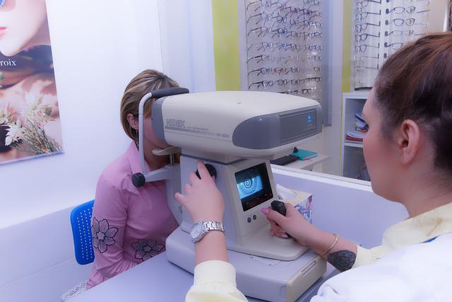 Zbadaj wzrok z Optyka Victoria – obrzęk plamki żółtej